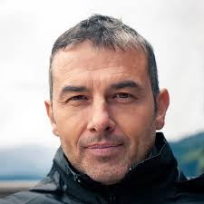 <em>Ismael F.</em>